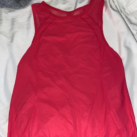 Lululemon tank - Picture 1 of 3
